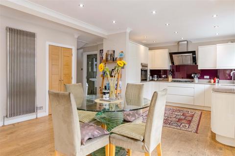9 Caisters Close, Hove, BN3 6GQ
