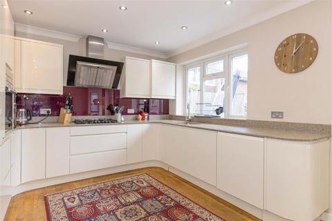 9 Caisters Close, Hove, BN3 6GQ