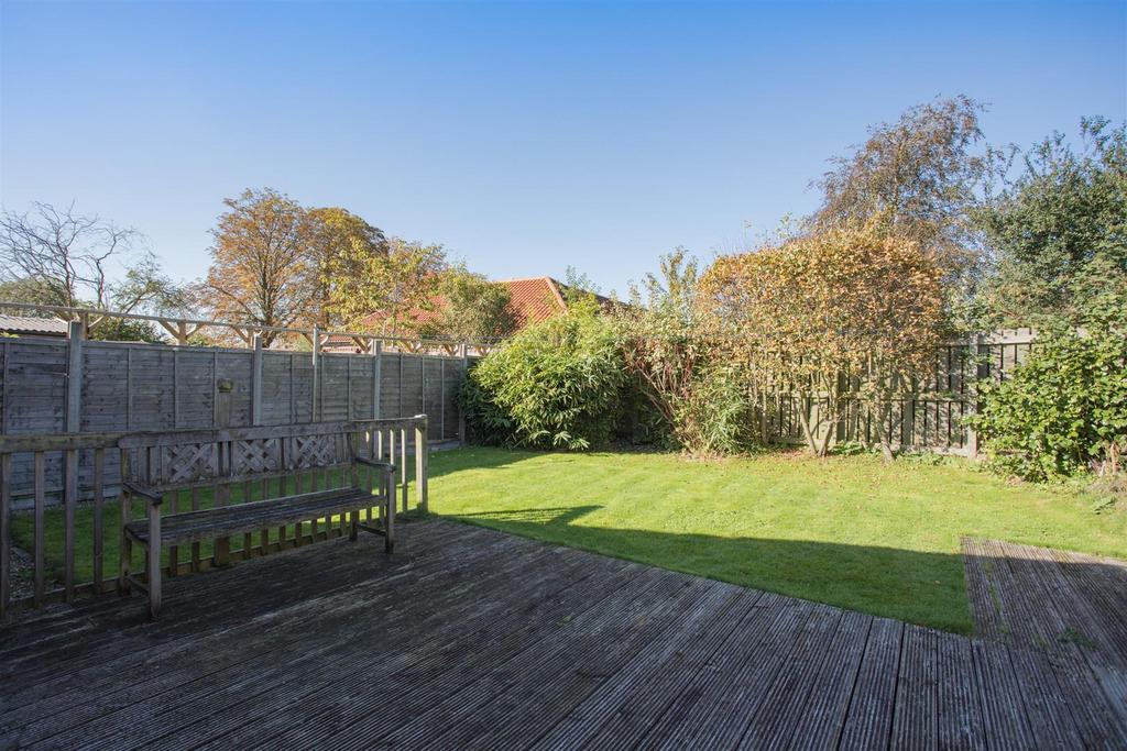 Cleveland Way, Huntington, York, YO32 9PH 2 bed semidetached bungalow