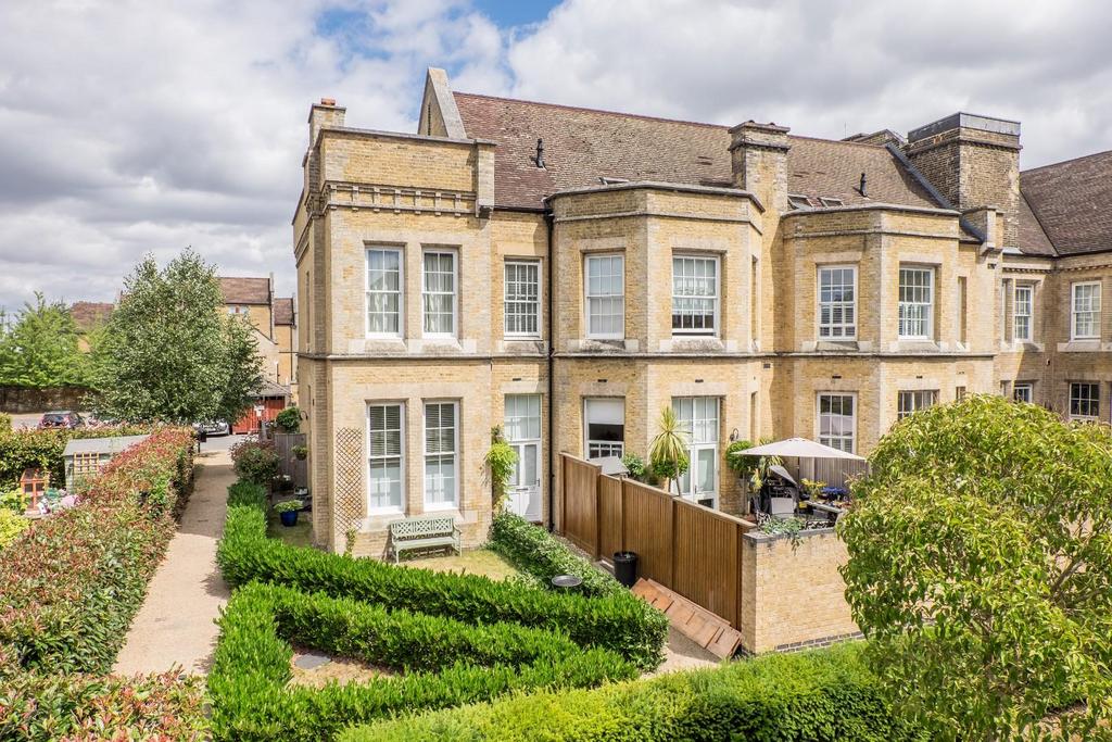 The Residence, Dartford 2 bed end of terrace house for sale £375,000
