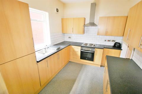 5 bedroom semi-detached house to rent, St Michaels Lane, Headingley, Leeds, LS6 3BR