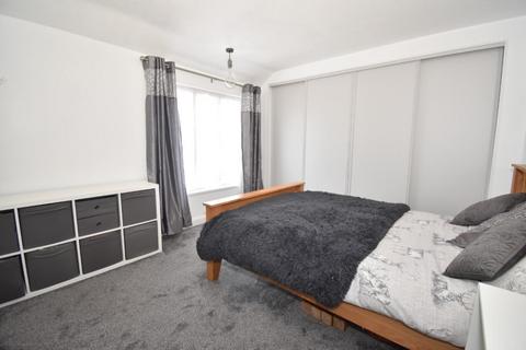 9 Burns Avenue, Exeter, EX2 6BX