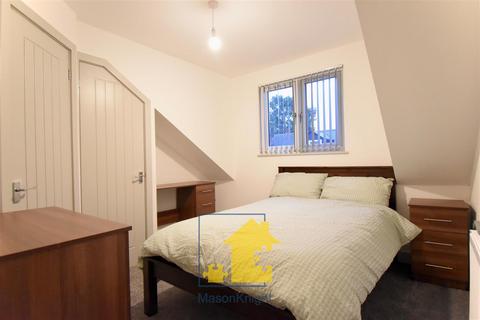 6 bedroom terraced house to rent, Tiverton Road, Birmingham B29