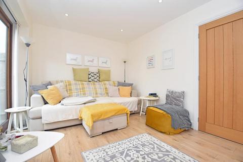 2 bedroom end of terrace house for sale, Padbrook Mews, Cullompton, EX15