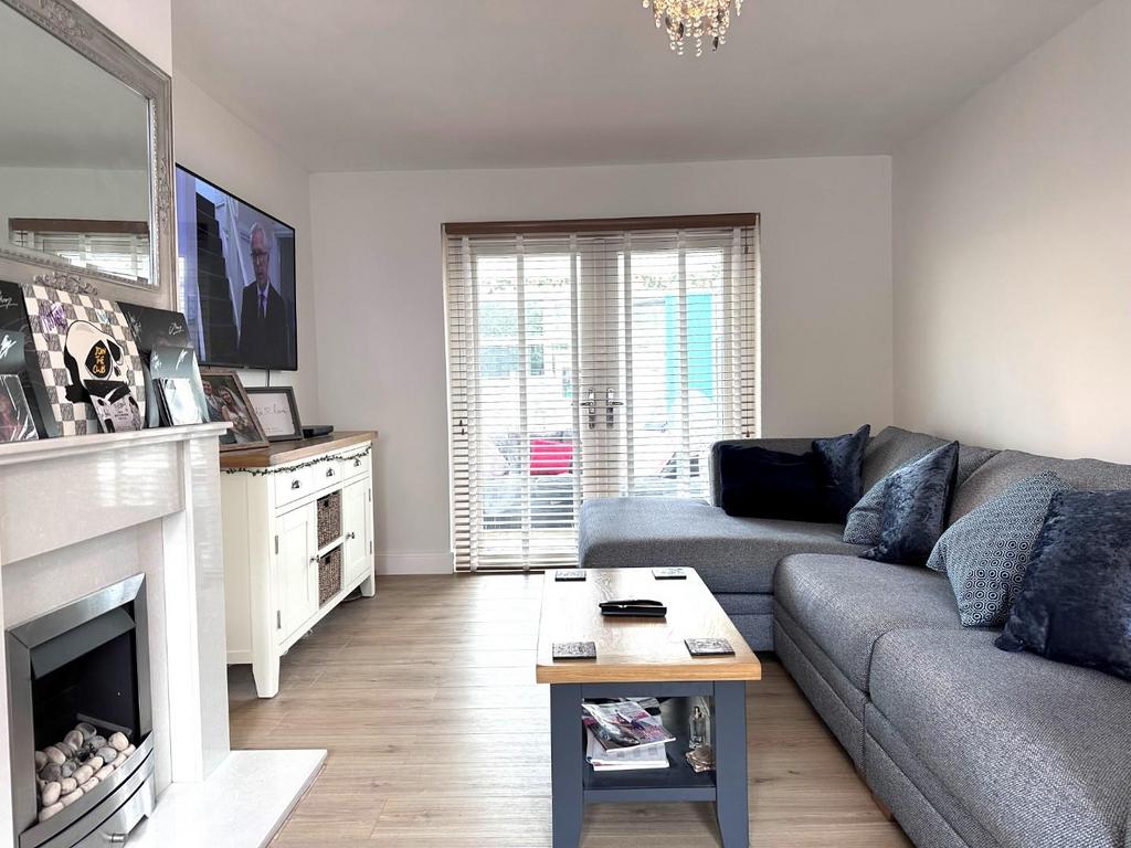Living room 2.jpg