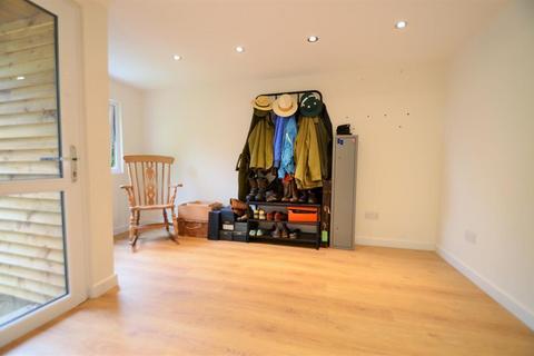 Ground Floor Flat, 12 Shalimar Road, London, W3 9JD