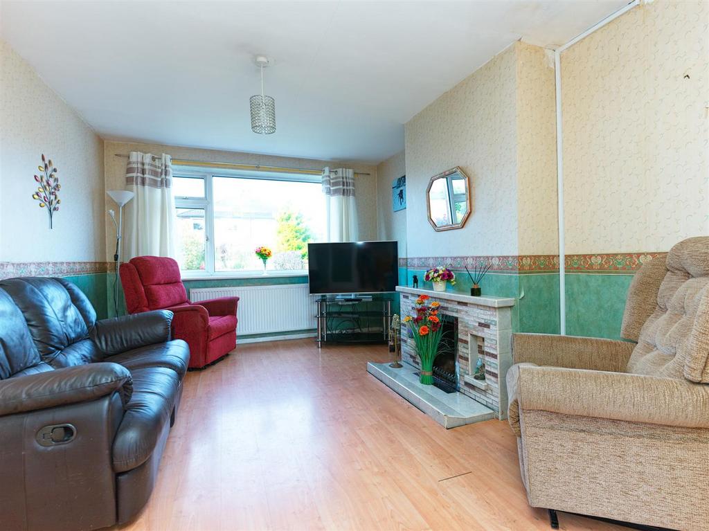 Maes Y Waun, Chirk, Wrexham 3 bed house for sale £199,950