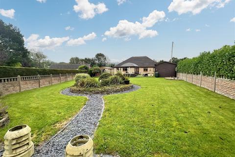 4 bedroom detached bungalow for sale, Bolahaul Road, Cwmffrwd, Carmarthen