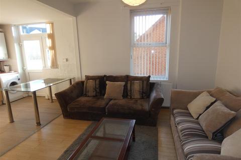 4 bedroom terraced house to rent - Ancrum Street, Spital Tongues, Newcastle Upon Tyne
