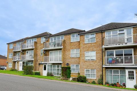 17, Dulverton Court Bideford Green, Leighton Buzzard, LU7 2UG