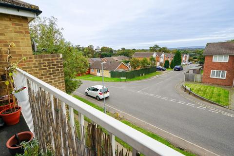 17, Dulverton Court Bideford Green, Leighton Buzzard, LU7 2UG