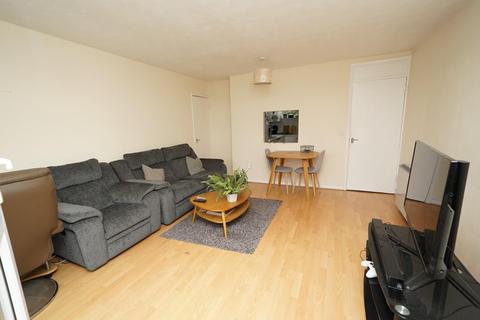 17, Dulverton Court Bideford Green, Leighton Buzzard, LU7 2UG