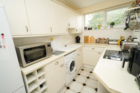 17, Dulverton Court Bideford Green, Leighton Buzzard, LU7 2UG