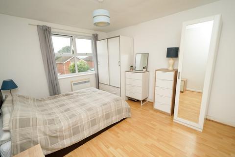 17, Dulverton Court Bideford Green, Leighton Buzzard, LU7 2UG