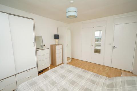 17, Dulverton Court Bideford Green, Leighton Buzzard, LU7 2UG