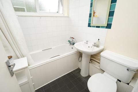 17, Dulverton Court Bideford Green, Leighton Buzzard, LU7 2UG