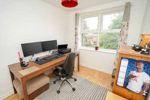 17, Dulverton Court Bideford Green, Leighton Buzzard, LU7 2UG