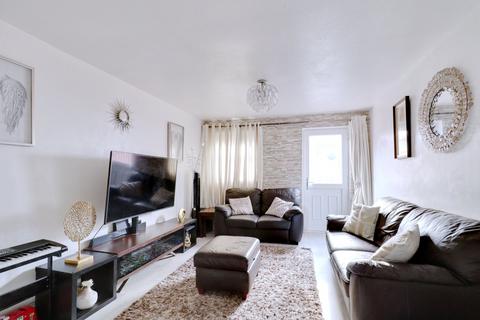 38 Thamley, Purfleet-on-thames, RM19 1GB