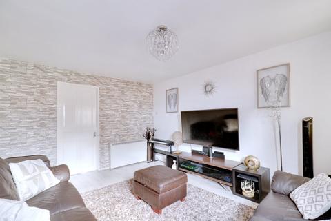 38 Thamley, Purfleet-on-thames, RM19 1GB