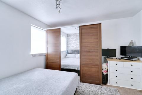 38 Thamley, Purfleet-on-thames, RM19 1GB