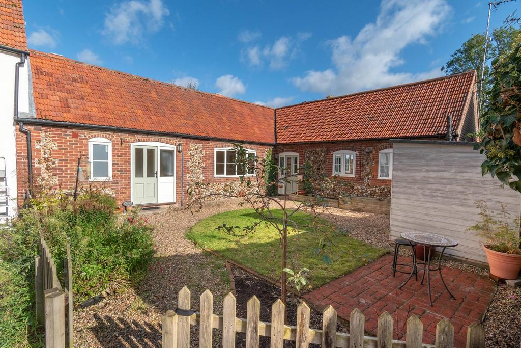 The Street, West Raynham, NR21 3 bed barn conversion for sale £299,950