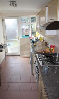 4 bedroom detached house to rent, *£165pppw incl bills + two free large Papa John’s pizzas weekly (T+C’s apply)* Rolleston Drive, Lenton, NG7 1LA