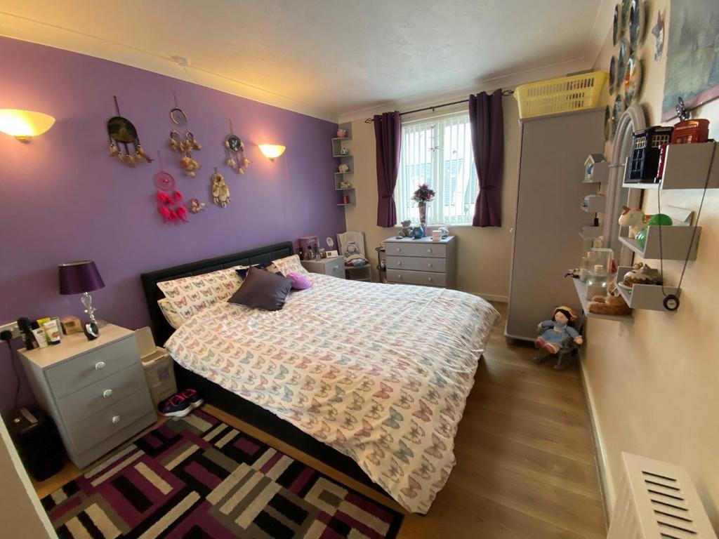 Bedroom One a.jpg