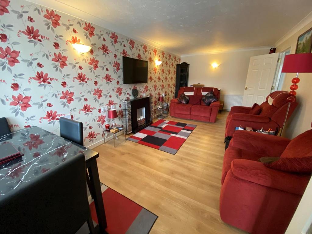 Reception Room 1.jpg