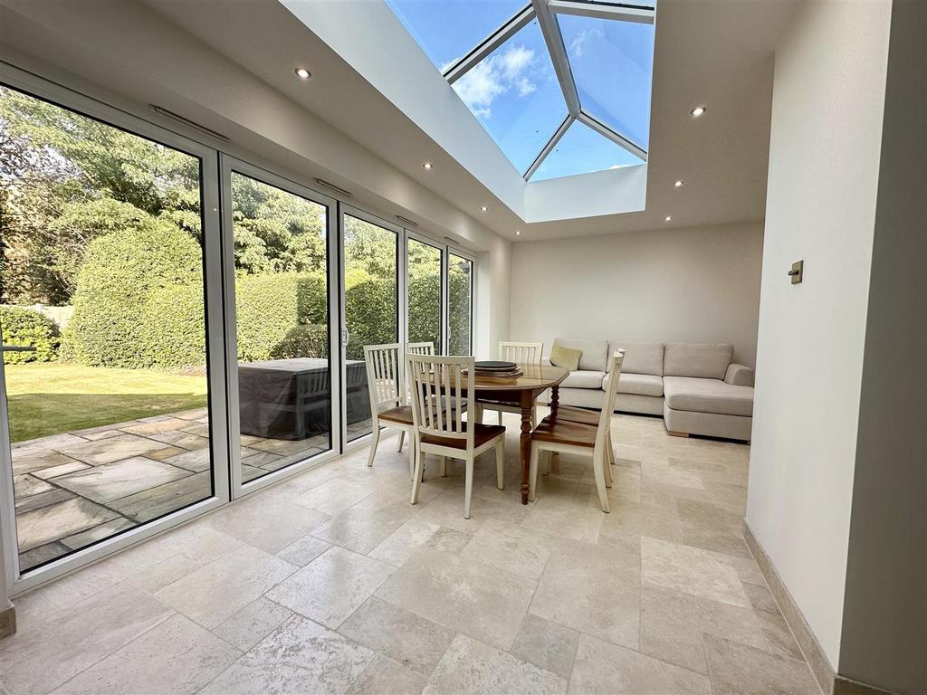Open Plan Kitchen/Living Area