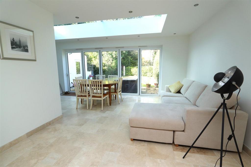 Open Plan Kitchen/Living Area
