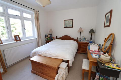32 Burses Way, Hutton, Brentwood, CM13 2PL