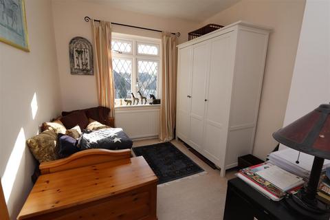 32 Burses Way, Hutton, Brentwood, CM13 2PL