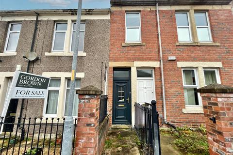 3 bedroom apartment to rent, Arkwright Street, Gateshead, NE8