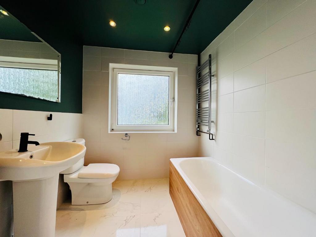 Bathroom.jpeg
