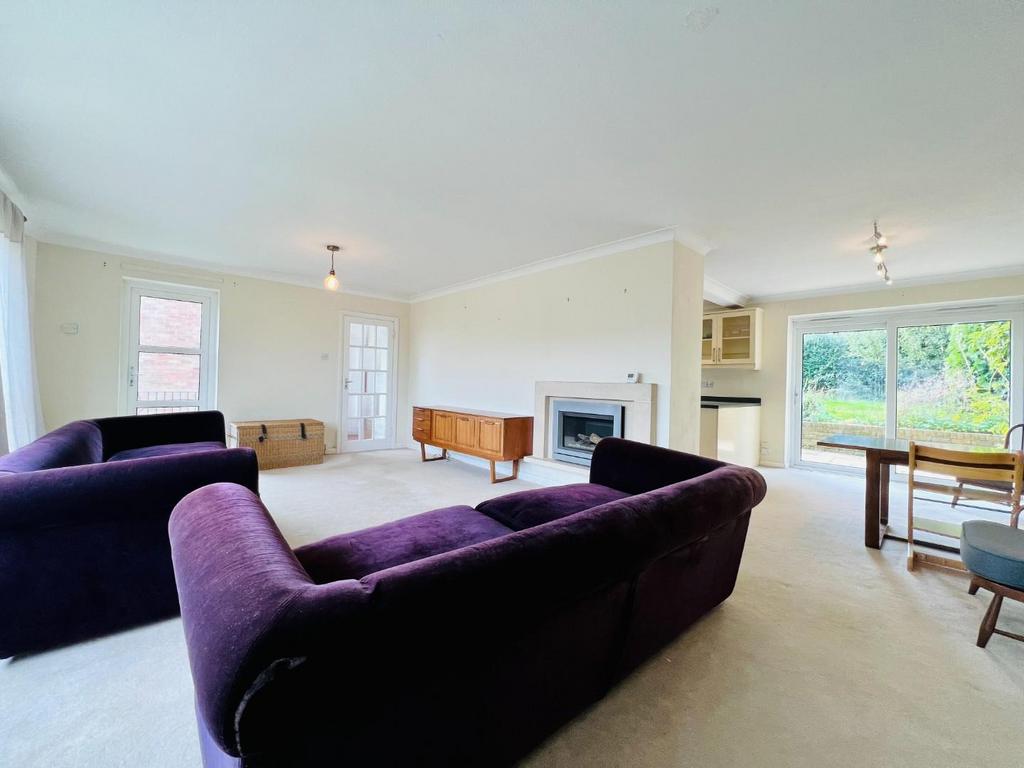 Sitting room 1.jpeg