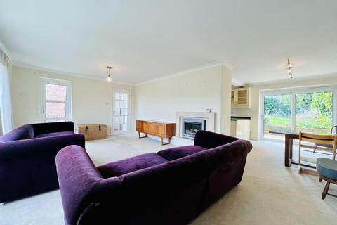 21 Bybrook Field, Sandgate, Folkestone, CT20 3BQ