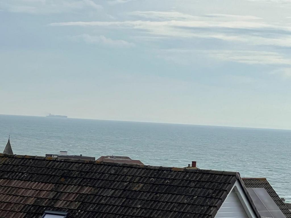 Sea View to the side.jpeg
