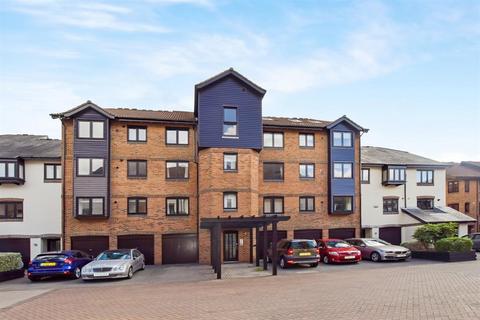 1 bedroom flat for sale, Moorhead Court, Ocean Village, SO14