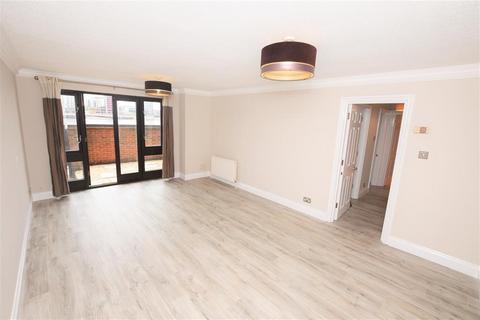 1 bedroom flat for sale, Moorhead Court, Ocean Village, SO14