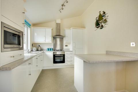 2 bedroom lodge for sale, Mudeford, Christchurch, BH23