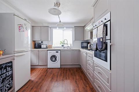 2 bedroom detached bungalow for sale - Genesta Avenue, Whitstable