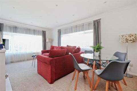 2 bedroom detached bungalow for sale - Genesta Avenue, Whitstable