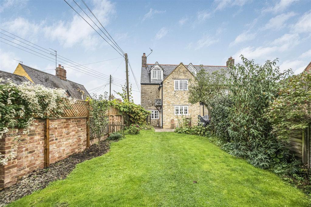 The Square, Preston Bissett, Buckingham 3 bed house for sale £425,000