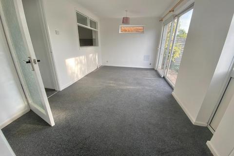 136 Bridgewater Drive, Northampton, NN3 3BB