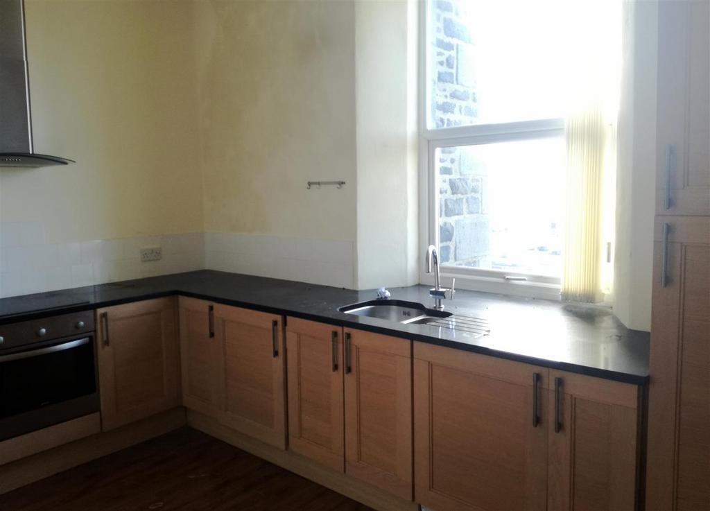 6-Kitchen.jpg