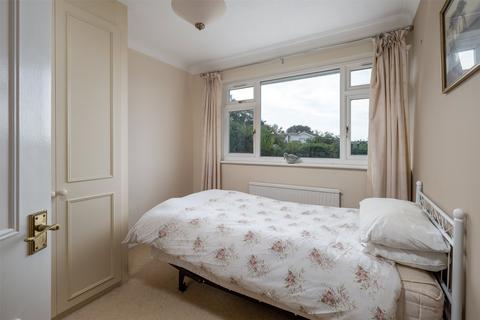 1 Tate Close, Leatherhead, KT22 8PQ