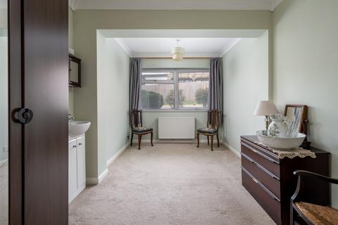 1 Tate Close, Leatherhead, KT22 8PQ
