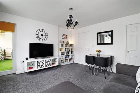 2 bedroom apartment for sale, Hall Lane, Manchester