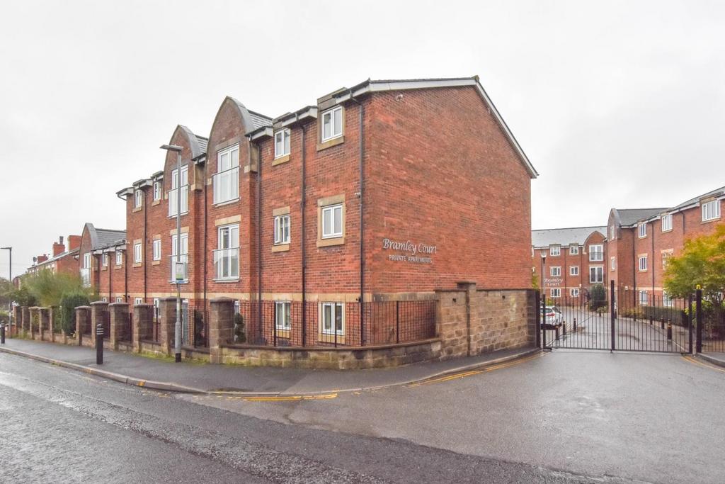 Bramley Court, Standish, Wigan, WN6 0JZ 2 bed apartment to rent £950