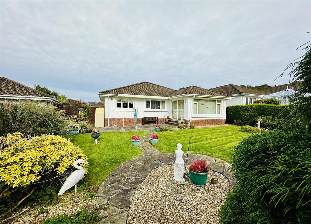 Heol Ceirios, Llandybie 3 bed bungalow for sale £315,000